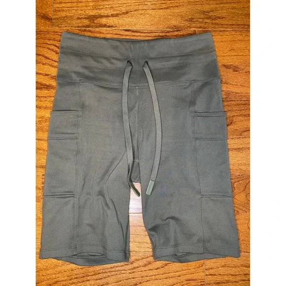 Eddie Bauer Green Legging Shorts with Pockets Size Small - Picture 1 of 7